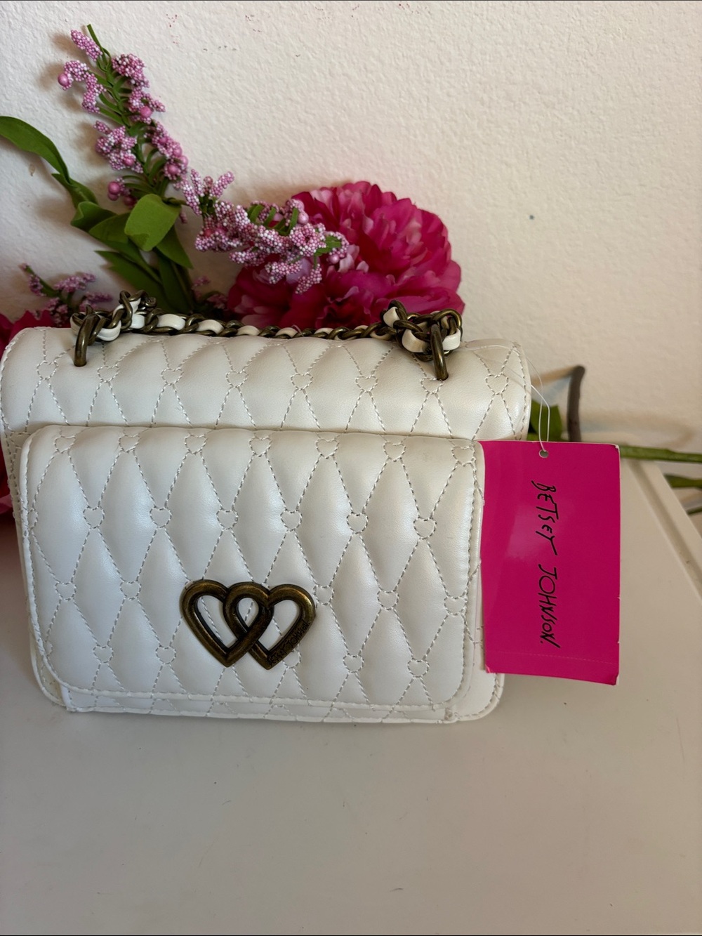 NWT Betsey Johnson Creamy White Quilted Crossbody/Shoulder Bag With Chain Strap - Picture 9 of 9